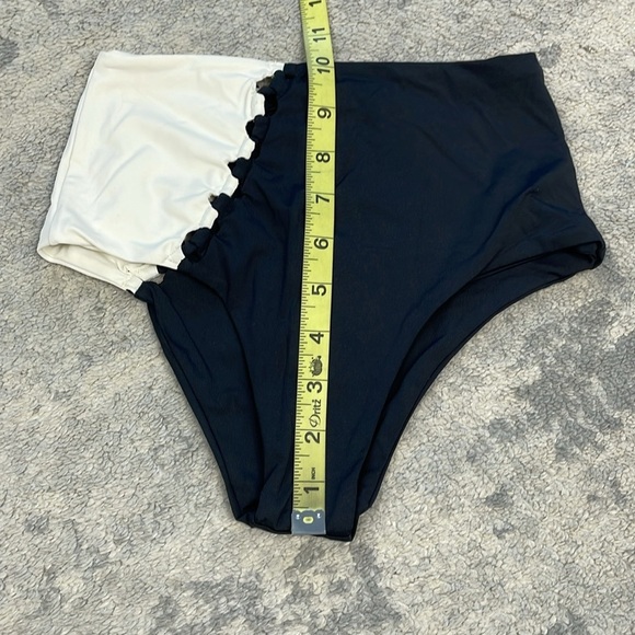 NWT L Space Black Cream Solstice Classic Bikini Bottom Sz XS - Picture 11 of 13